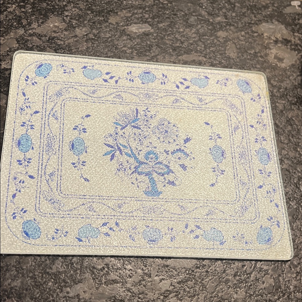 Counter Saver. Floral Blue and White Exc condition 8x9-3/4
